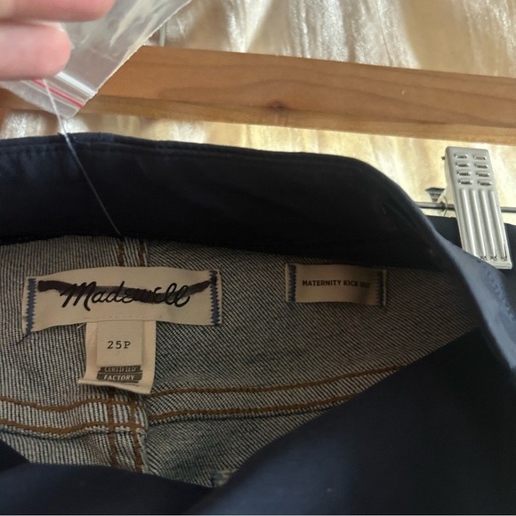 Madewell Maternity Over-the-Belly Kick Out Crop Jeans Oneida Wash NWT Size 25P - Picture 6 of 9